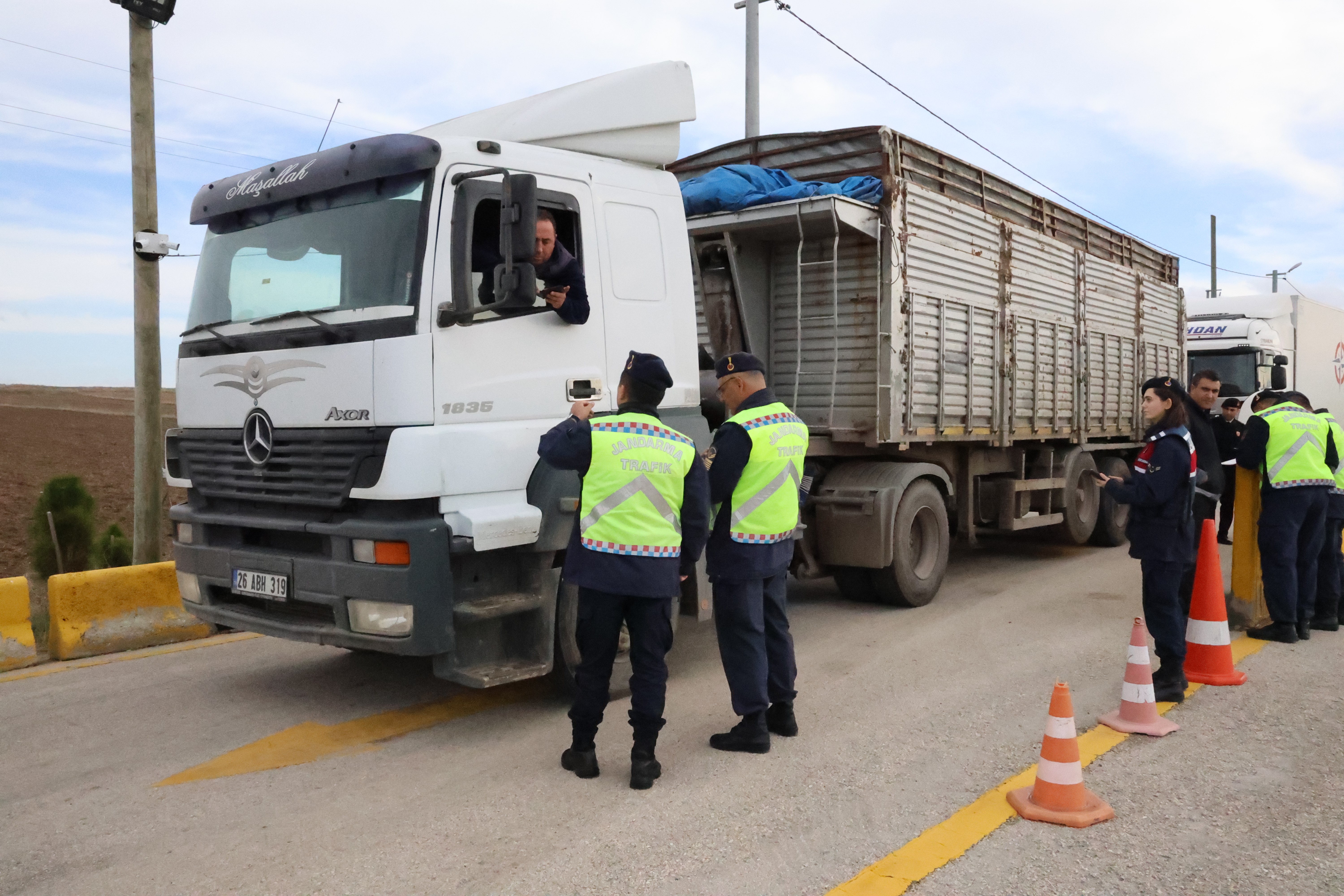 'ZORUNLU KIŞ LASTİĞİ UYGULAMASI'