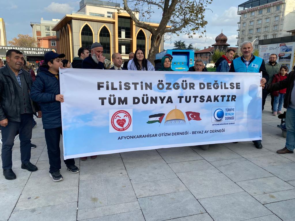KÖR SAĞIR DİLSİZ AMA BİZ DEĞİLİZ"