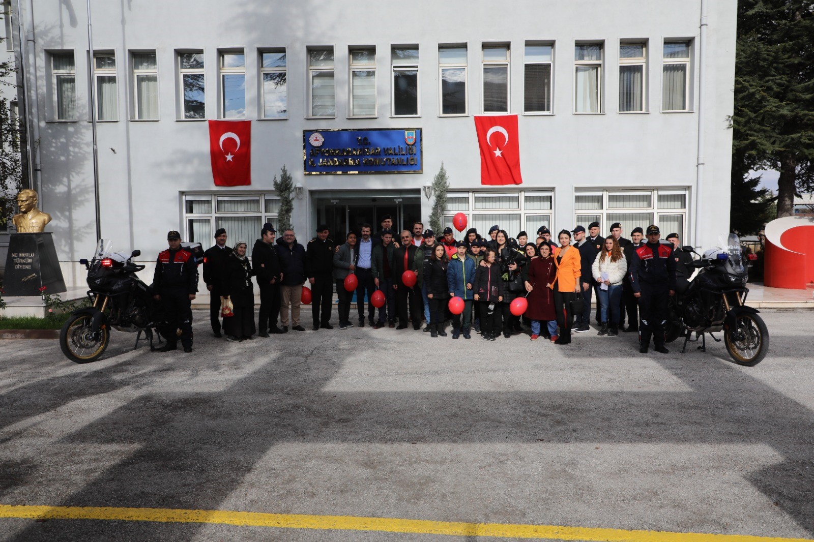 Jandarma Özel Bireyleri Unutmadı