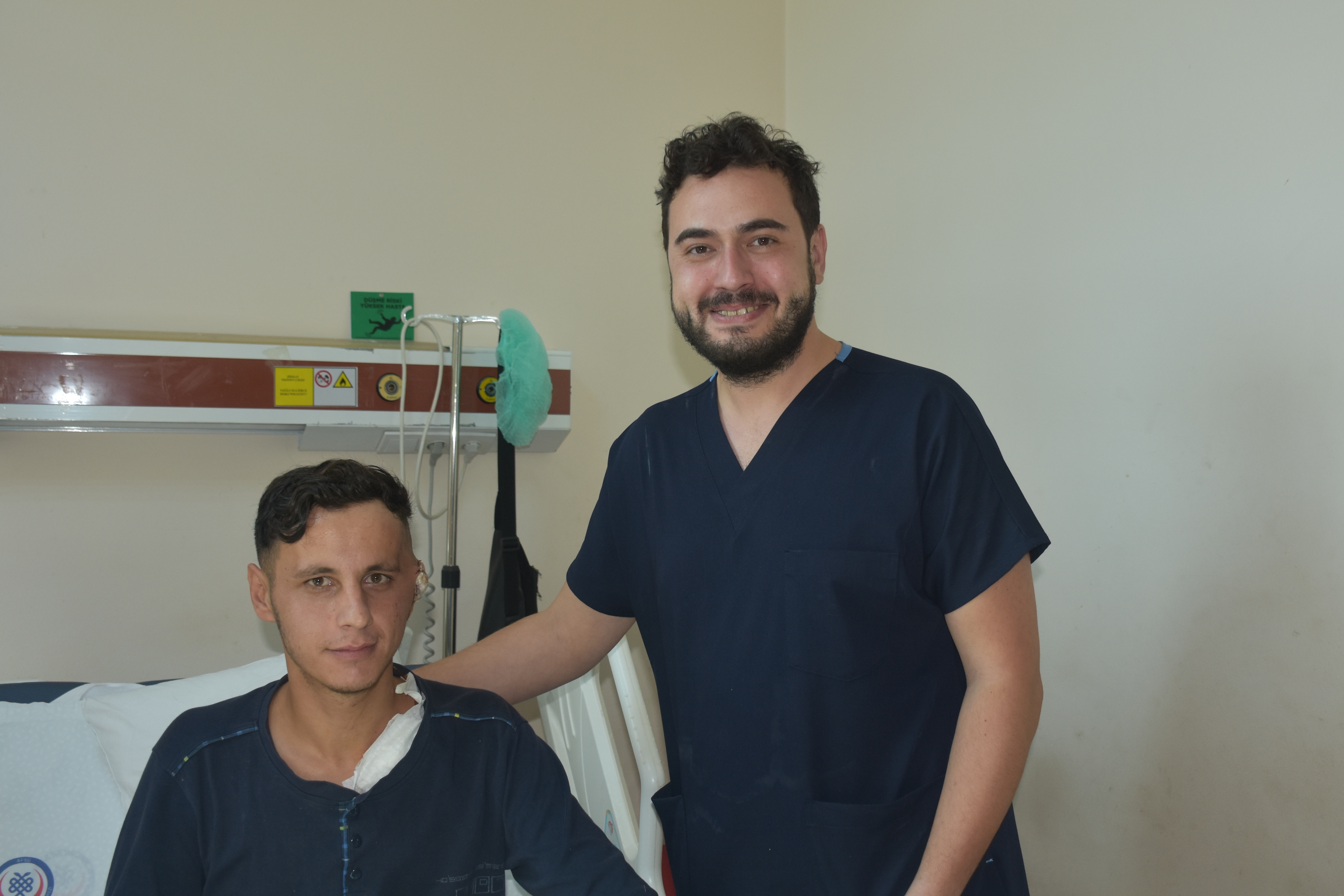 23 Yaşındaki Genç 3 Hafta Sonra Yeni Kulağına Kavuşacak