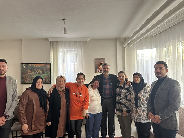 AK Partili Özkaya ''Özel Kardeşlerimizi Ziyaret Ettik''