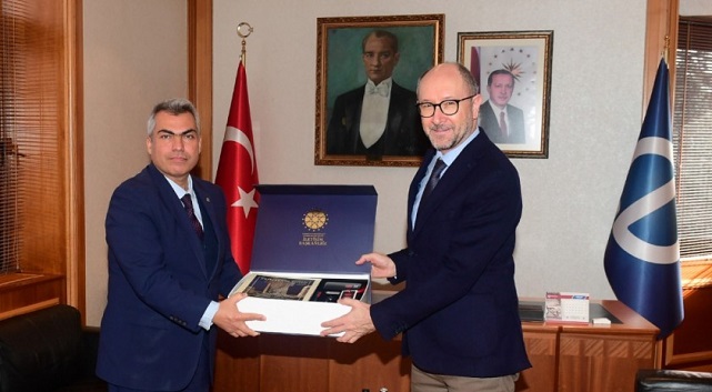 Afyon İletişim Başkanlığı Bölge Müdürü Ülgen Rektör Erdal'ı Ziyaret Etti