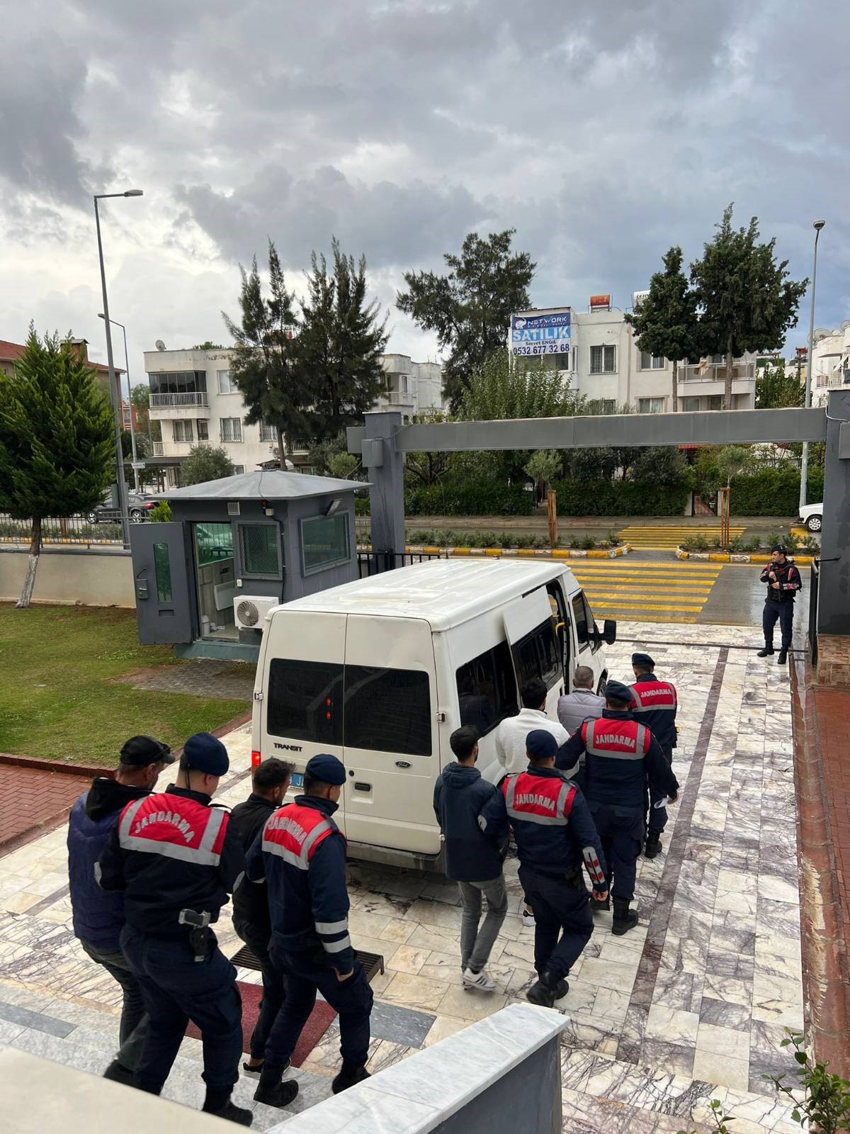 ARANAN 49 ŞAHIS YAKALANDI