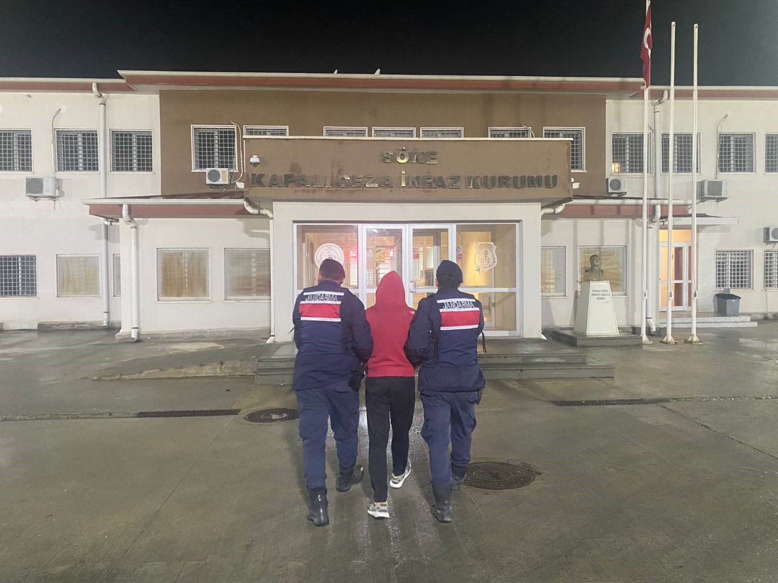 ARANAN 49 ŞAHIS YAKALANDI
