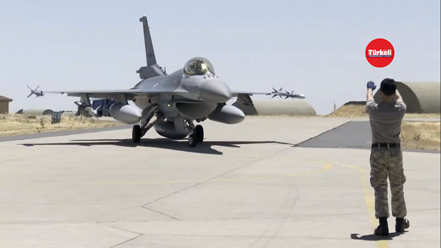 Türk Savaş Uçakları  Bomba Yağdırdı. Teröristlere Saklandıkları Yerler Mezar Oldu