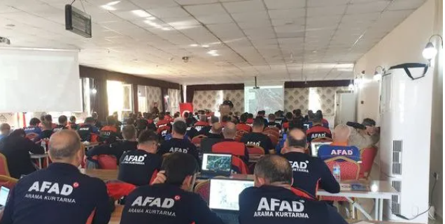 Kurtarma ekipleri Afyonkarahisar'da toplandı