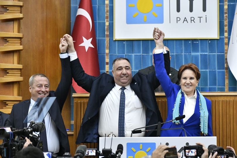 Akşener Afyonkarahisar'ın adaylarıyla  zafer pusulasını çizdi