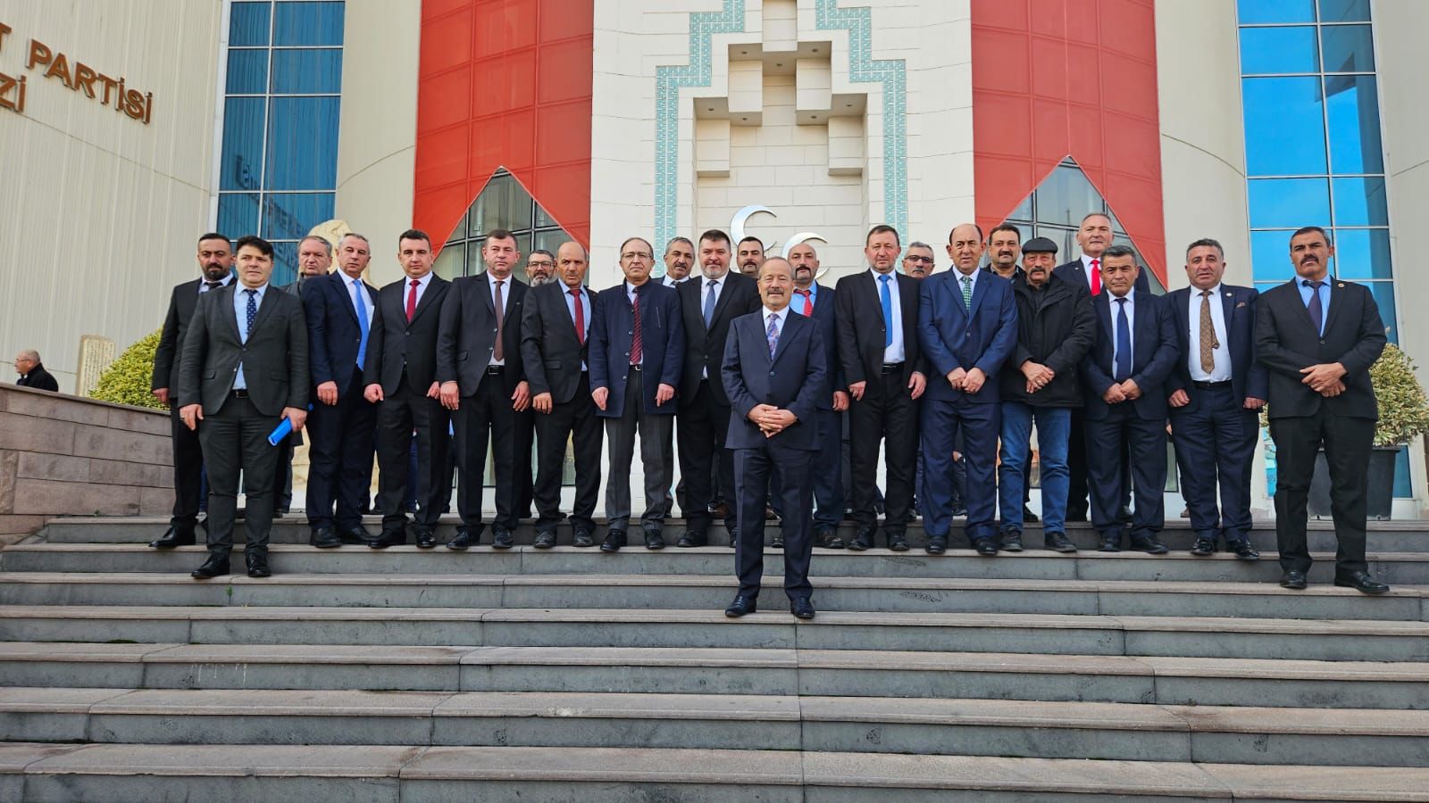 GENELDEN YERELE YENİ YÜZYILDA ÜRETKEN BELEDİYE SLOGANIYLA YÜRÜYORUZ”