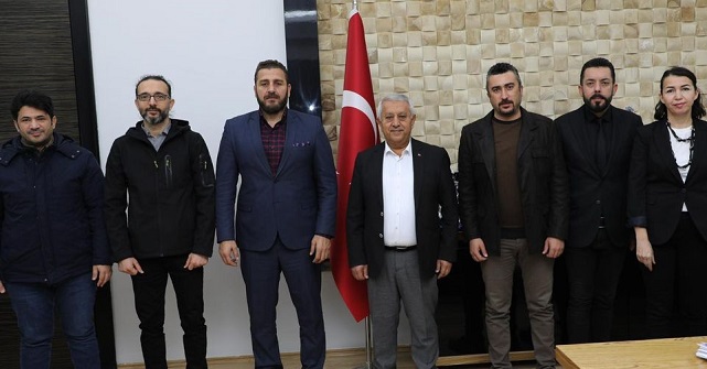 Güzel Sanatlar Lisesi Yetkilileri Başkan Zeybek'i Ziyaret Etti