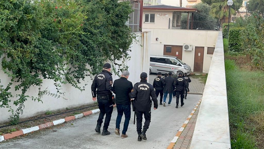 HUSUMETLİ 2 AİLE ARASINDA KAVGA ÇIKTI