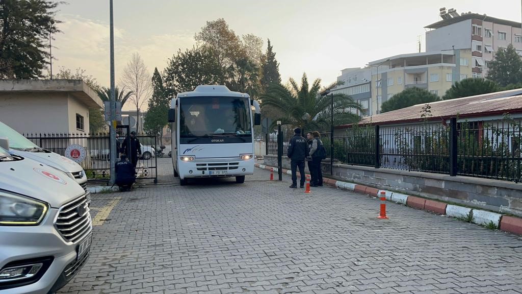 HUSUMETLİ 2 AİLE ARASINDA KAVGA ÇIKTI