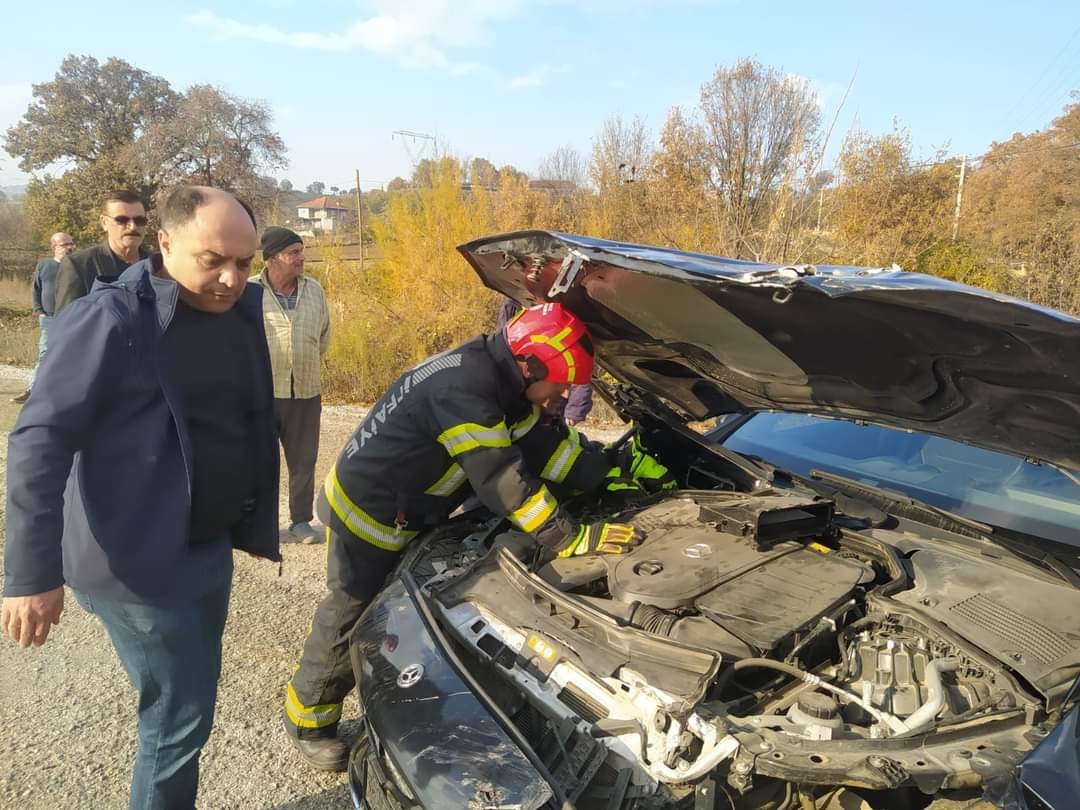 TRAKTÖR İLE OTOMOBİLİN ÇARPIŞTI