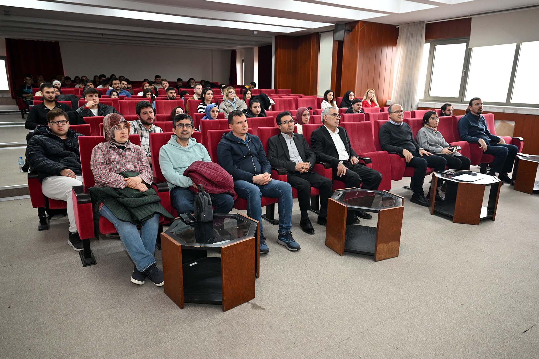 AKÜ’de Cumhuriyet Konuşmaları 3.konferansı düzenlendi
