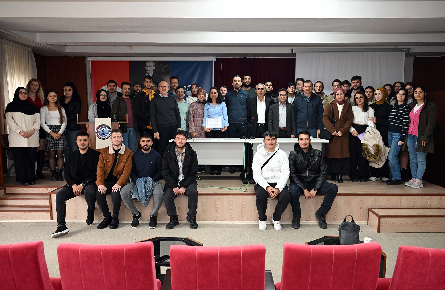 AKÜ’de Cumhuriyet Konuşmaları 3.konferansı düzenlendi
