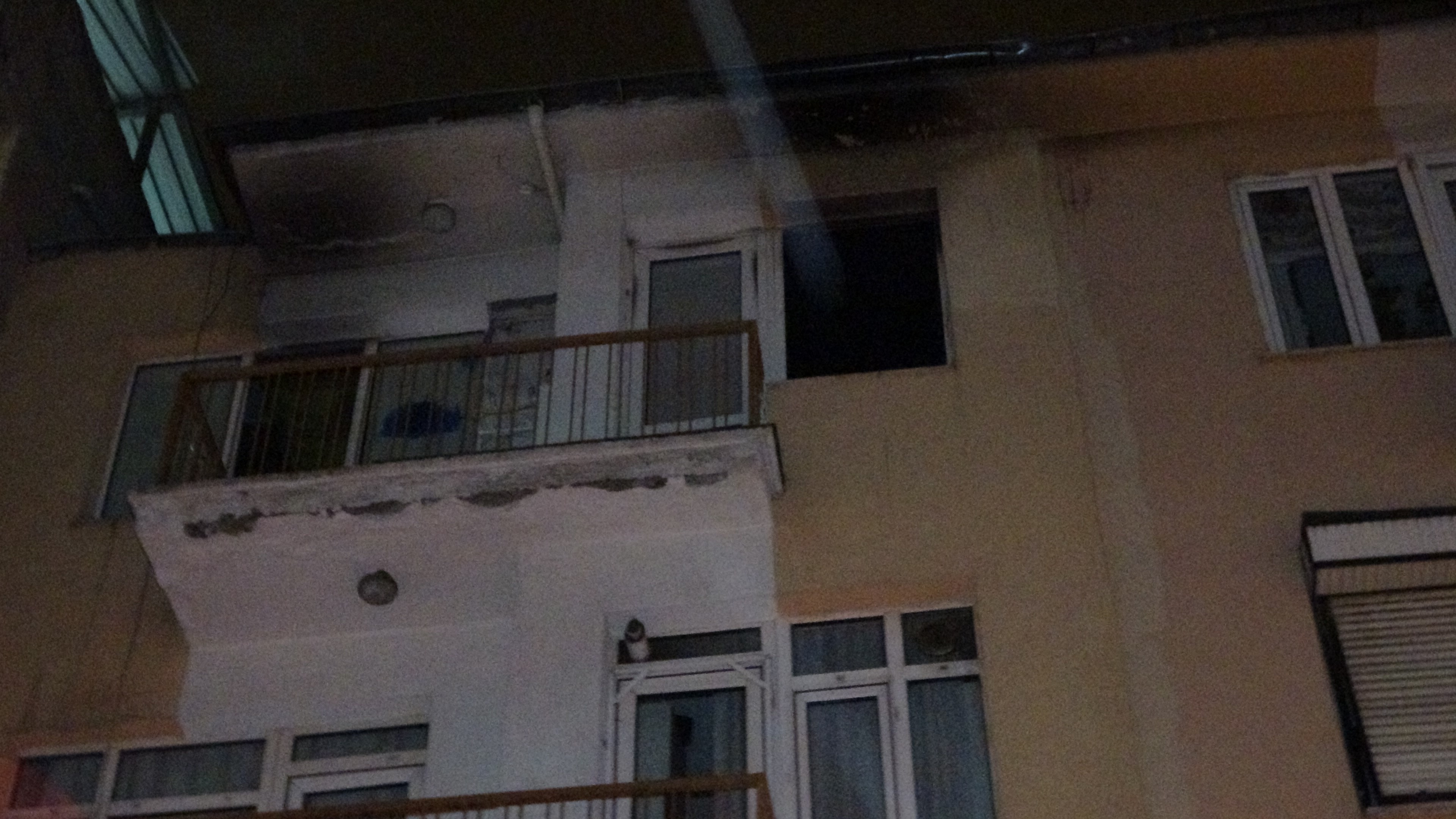 3 Katlı Binada Yangın