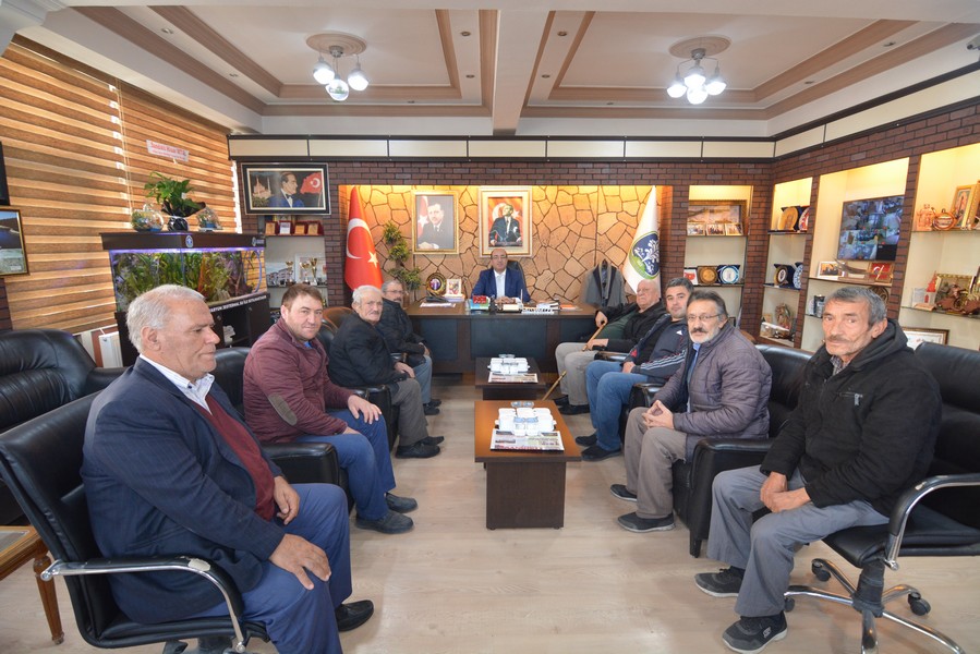 ÇAY MAHALLESİ MUHTARI VE HEYETİNDEN BAŞKAN DR. MUSTAFA ÇÖL'E ZİYARET