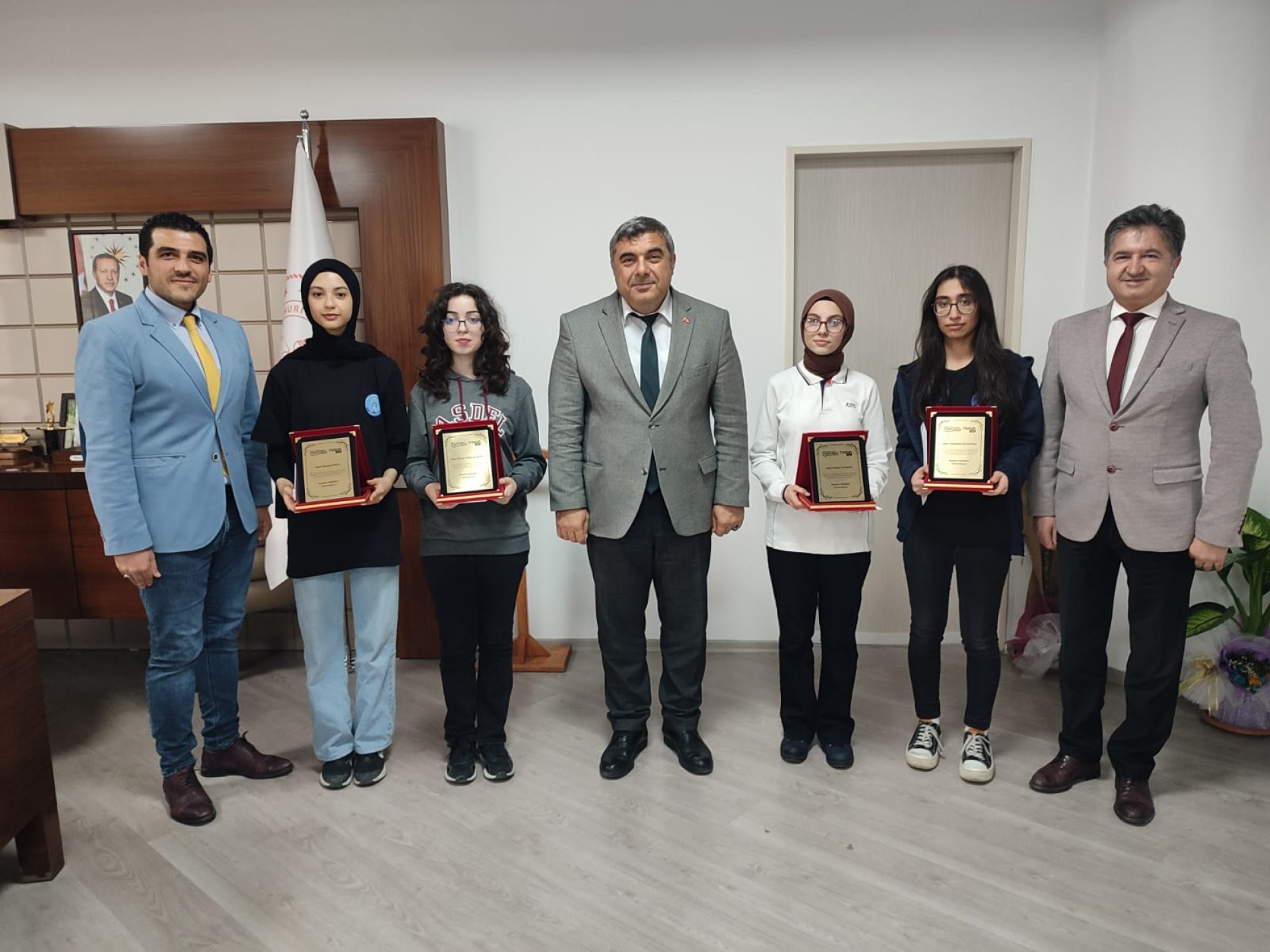 MÜNAZARA YARIŞMASINDA TÜRKİYE ÜÇÜNCÜSÜ OLDULAR