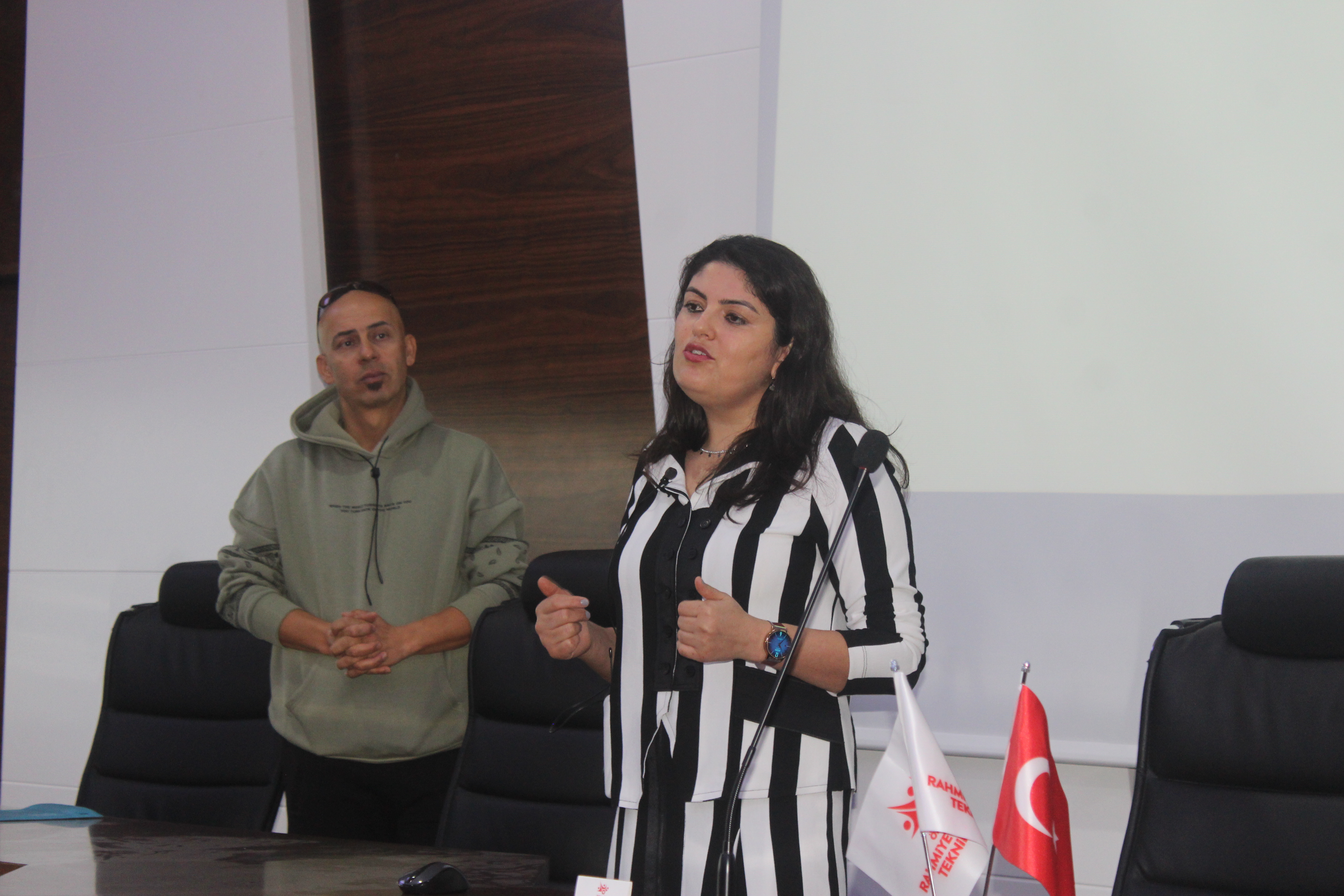 "RSP  MİLLİ SPORCU ÖĞRETMEN KÜBRA SALTIK'I AĞIRLADI"