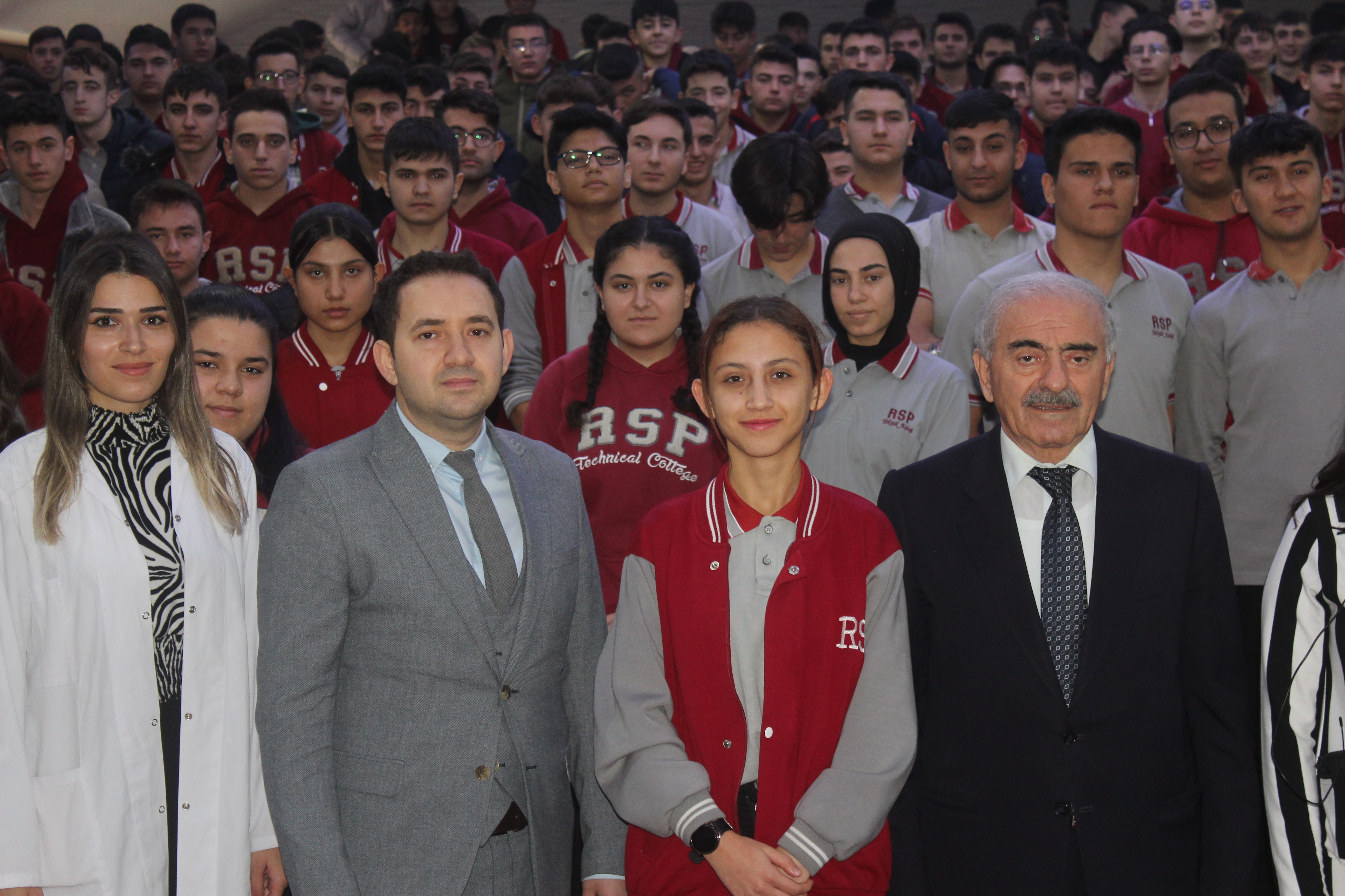 "RSP  MİLLİ SPORCU ÖĞRETMEN KÜBRA SALTIK'I AĞIRLADI"