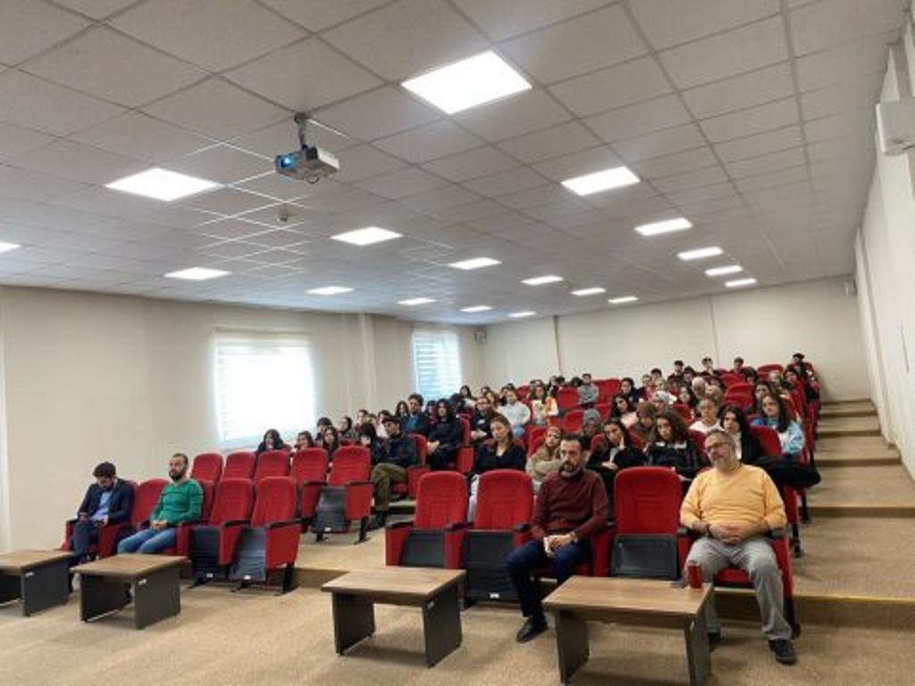 AKÜ'DE 3 ETKİNLİK BİRDEN
