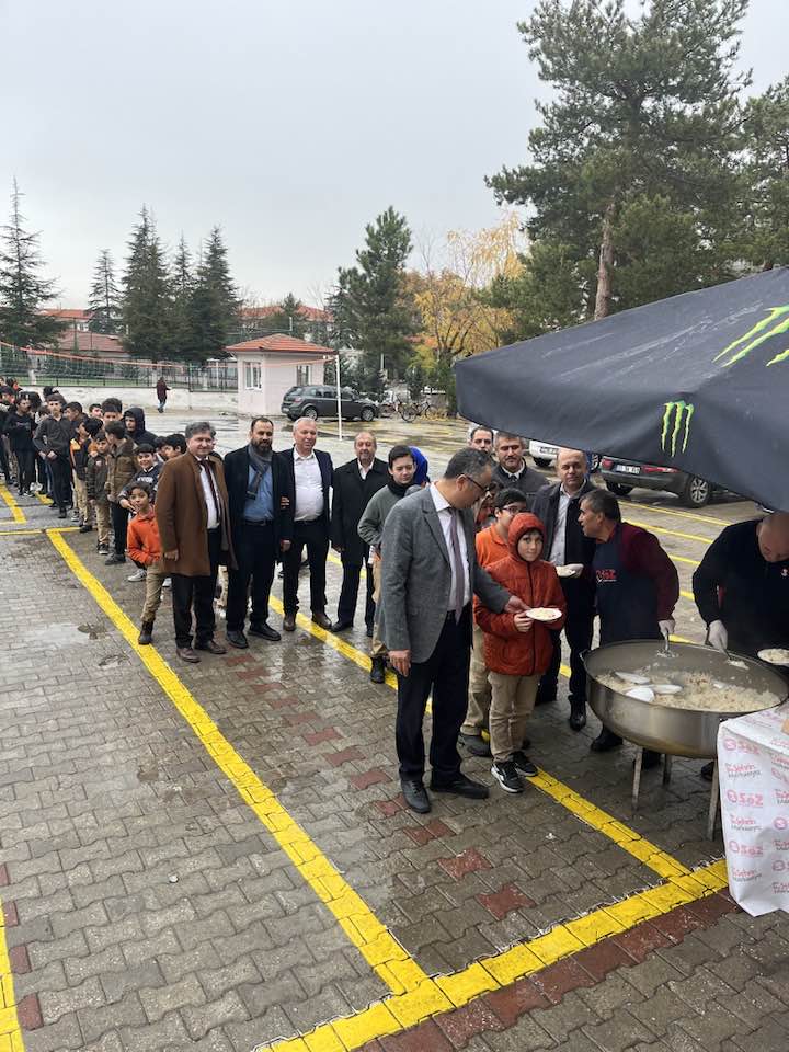 MÜDÜR NEVZAT ÇAKAR’DAN ÖRNEK DAVRANIŞ