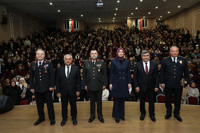 Afyon'da Polis Adayları Mezun Oldu. Başkan Zeybek Törene Katıldı
