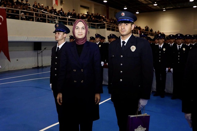Afyon'da Polis Adayları Mezun Oldu. Vali Yiğitbaşı Törene Katıldı.