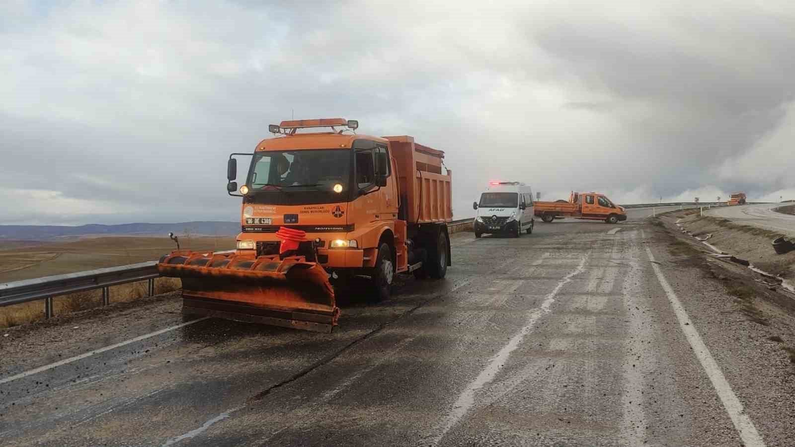 Mazot yüklü tanker ile tır çarpıştı