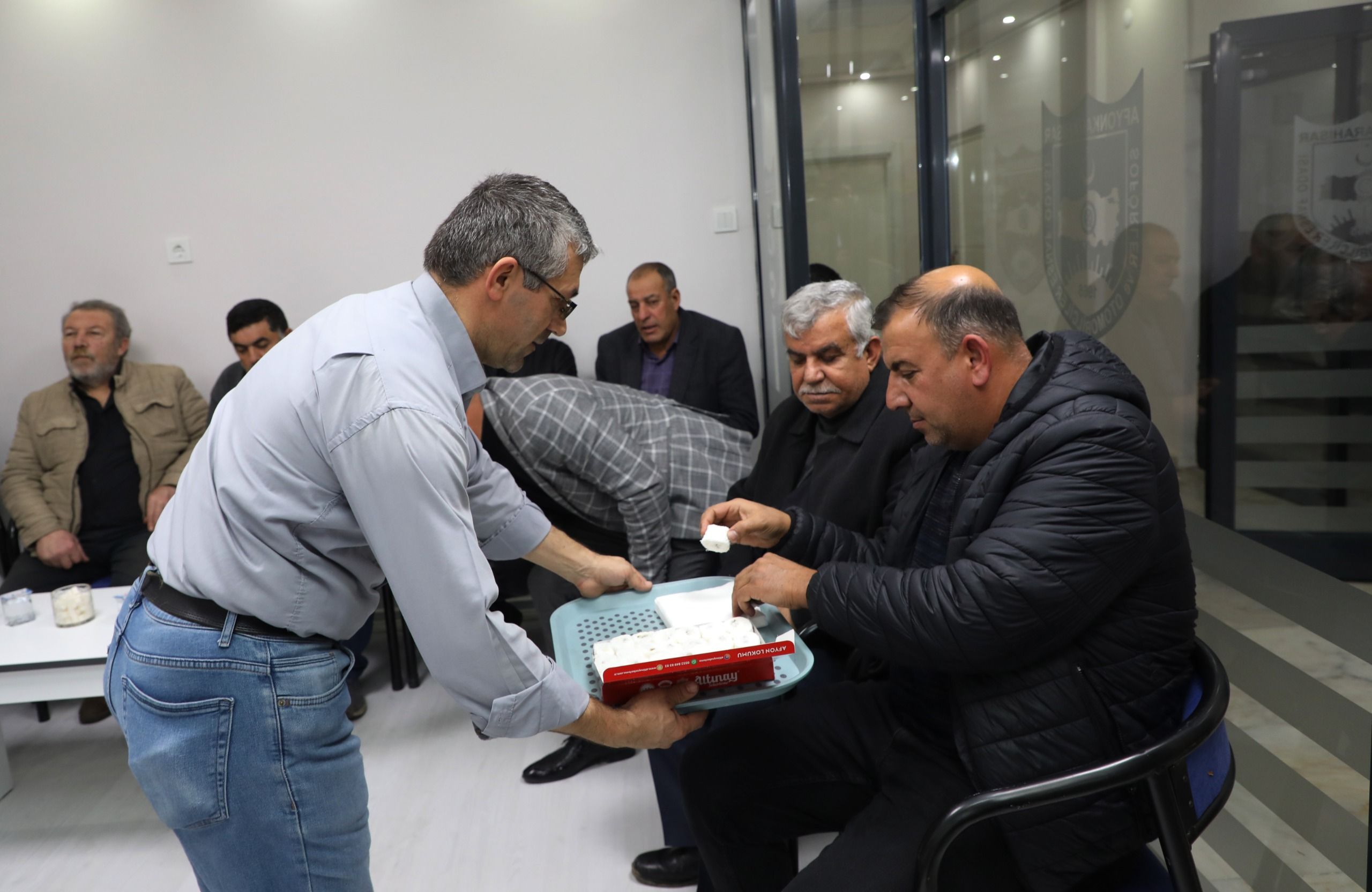 Zeybek Başkan'dan şoförler odasına ziyaret