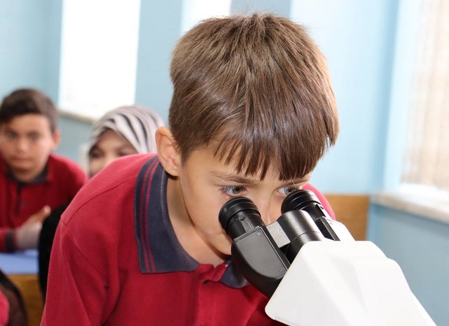 AFSÜ'den Anlamlı Etkinlik Ortaokul Öğrencilerini Bilgilendirdiler