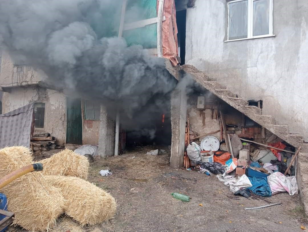 Sobadan Sıçrayan Kıvılcımlar Evi Küle Çevirdi
