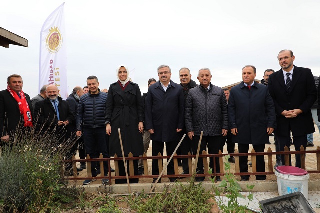 AK Partili Yurdunuseven ''Afyonkarahisar'a Hayırlı Olsun''