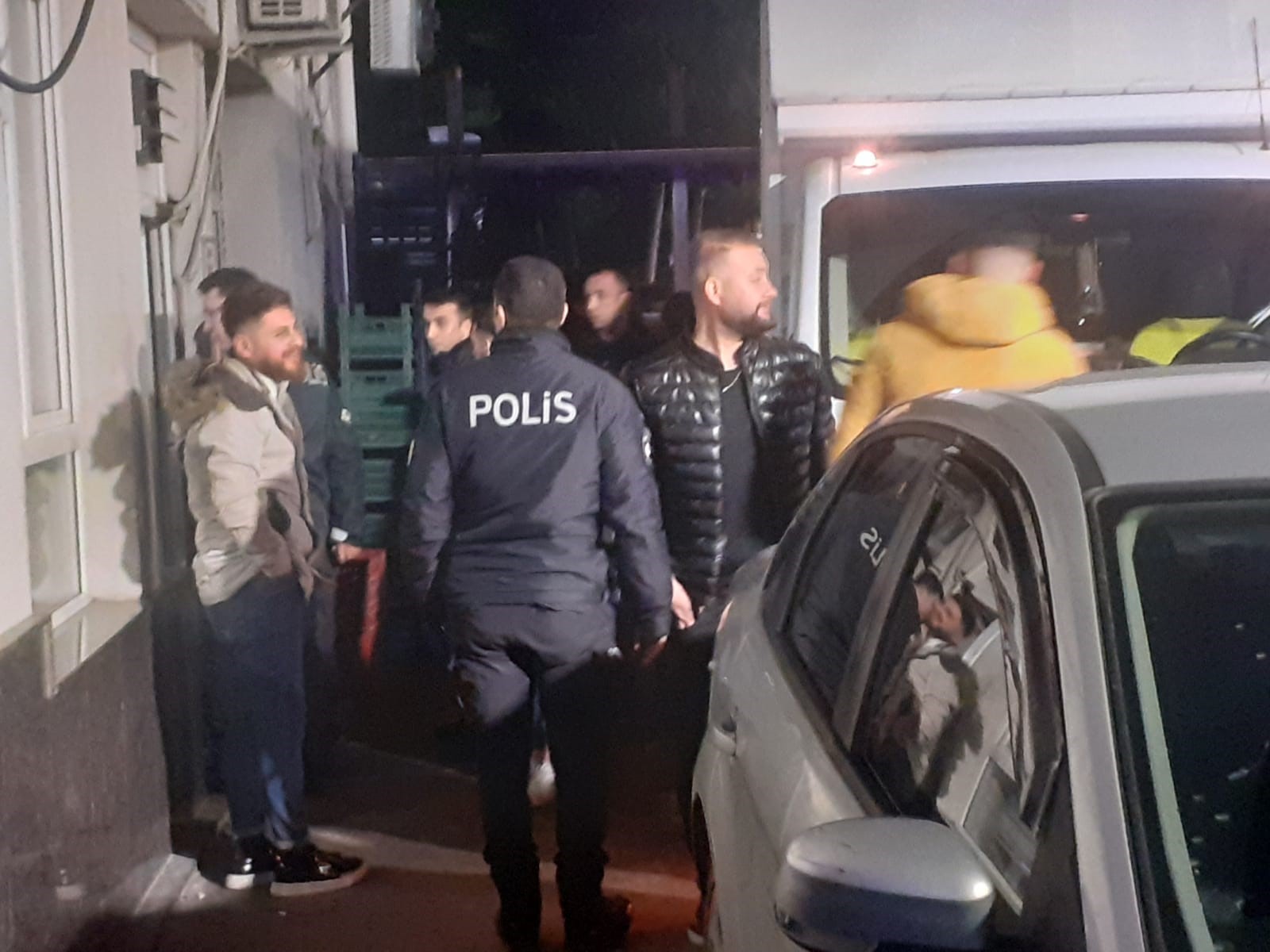 EĞLENCELERİ KARAKOLDA BİTTİ