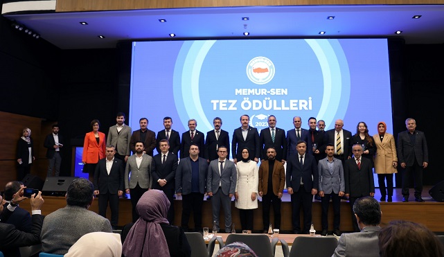 AKÜ'lü Tez Öğrencisi Ödüllendirildi.