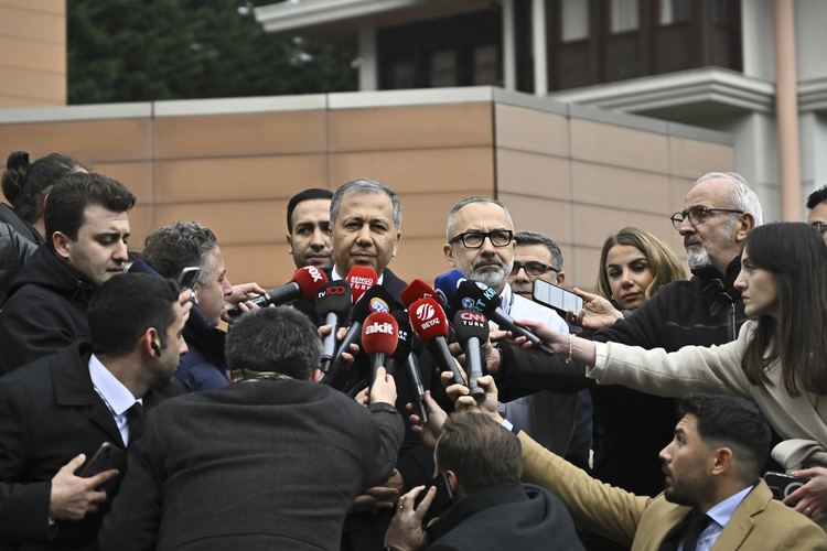 ERDOĞAN HAKEM MELER İLE TELEFON GÖRÜŞMESİ YAPTI