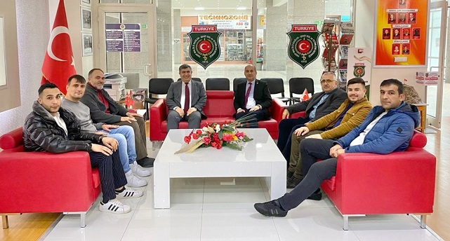 İl Emniyet Müdürü Mahmut Ay'dan Samimi Ziyaret. Şehit ve Gazi Ailelerini Yalnız Bırakmayan Müdür