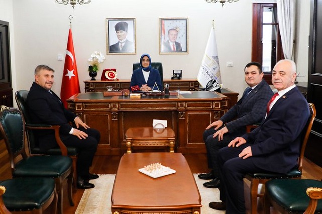 AK Parti Çobanlar Heyeti Vali Yiğitbaşı'yı Makamında Ziyaret Etti