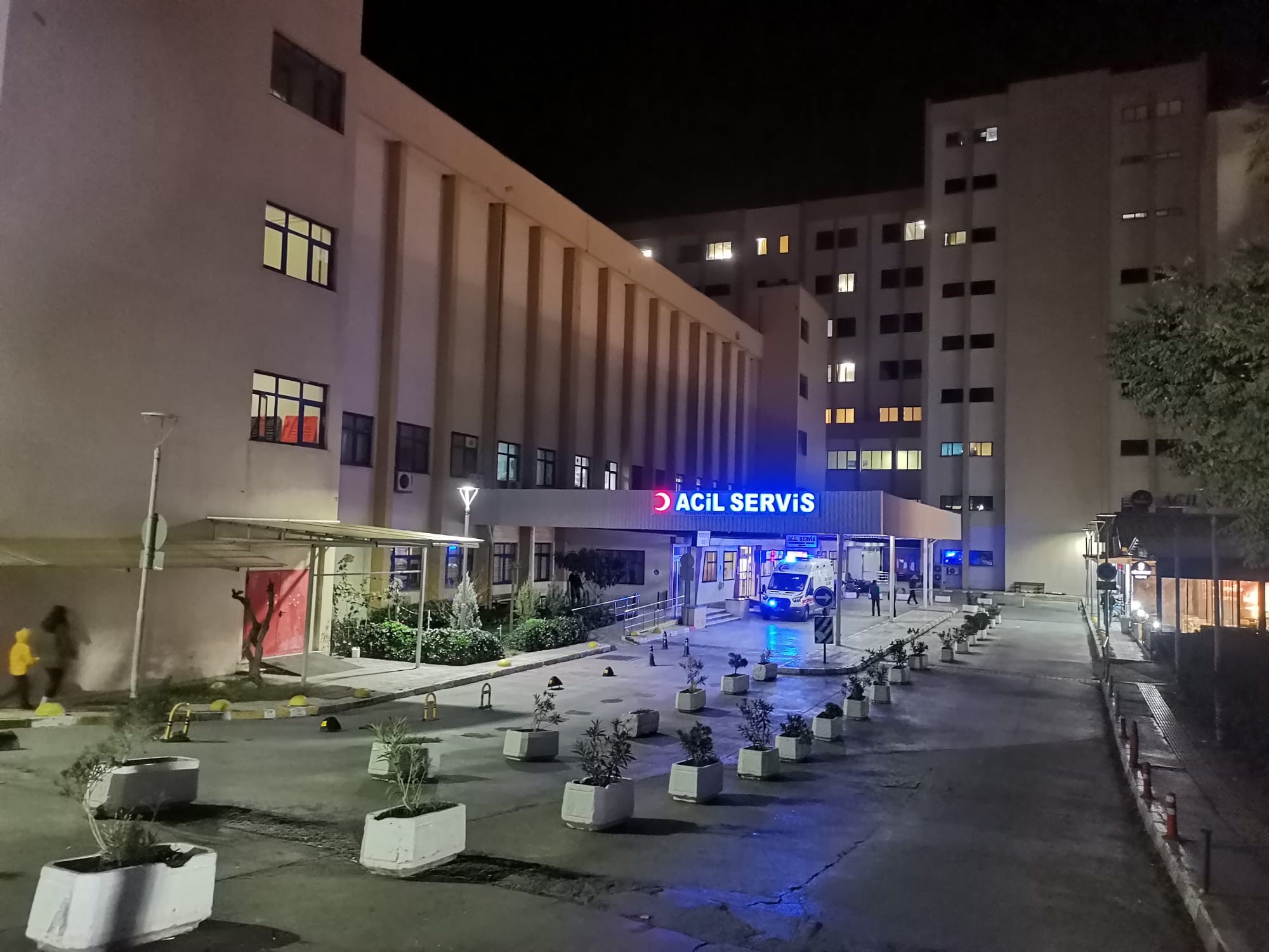 EVİNDE YANGIN ÇIKTI
