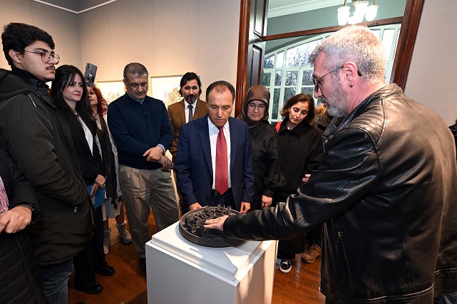 AKÜ’de Seramik ve Resim Sergisi Açıldı