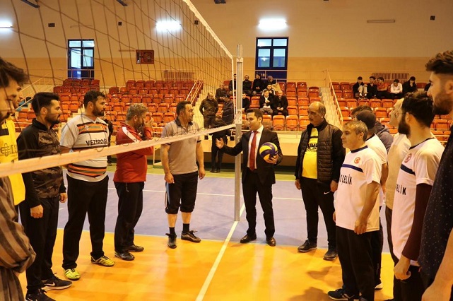 Kurumlar Arası  Turnuvada Kıran Kırana Mücadele Turnuvalar İhsaniye'de Başladı