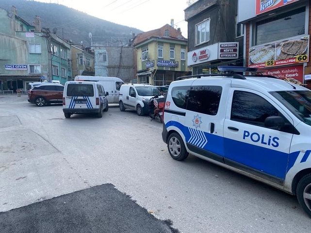 Afyon'da Silahlar Konuştu 1 Yaralı Polisler Olay Yerinde