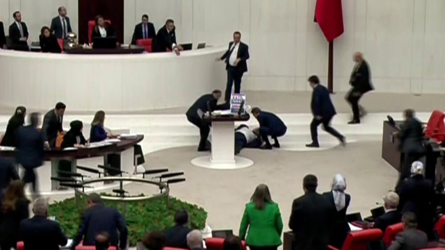 Sağlık Bakanı Kötü Haber Verdi. O Vekilin Durumu Kritik
