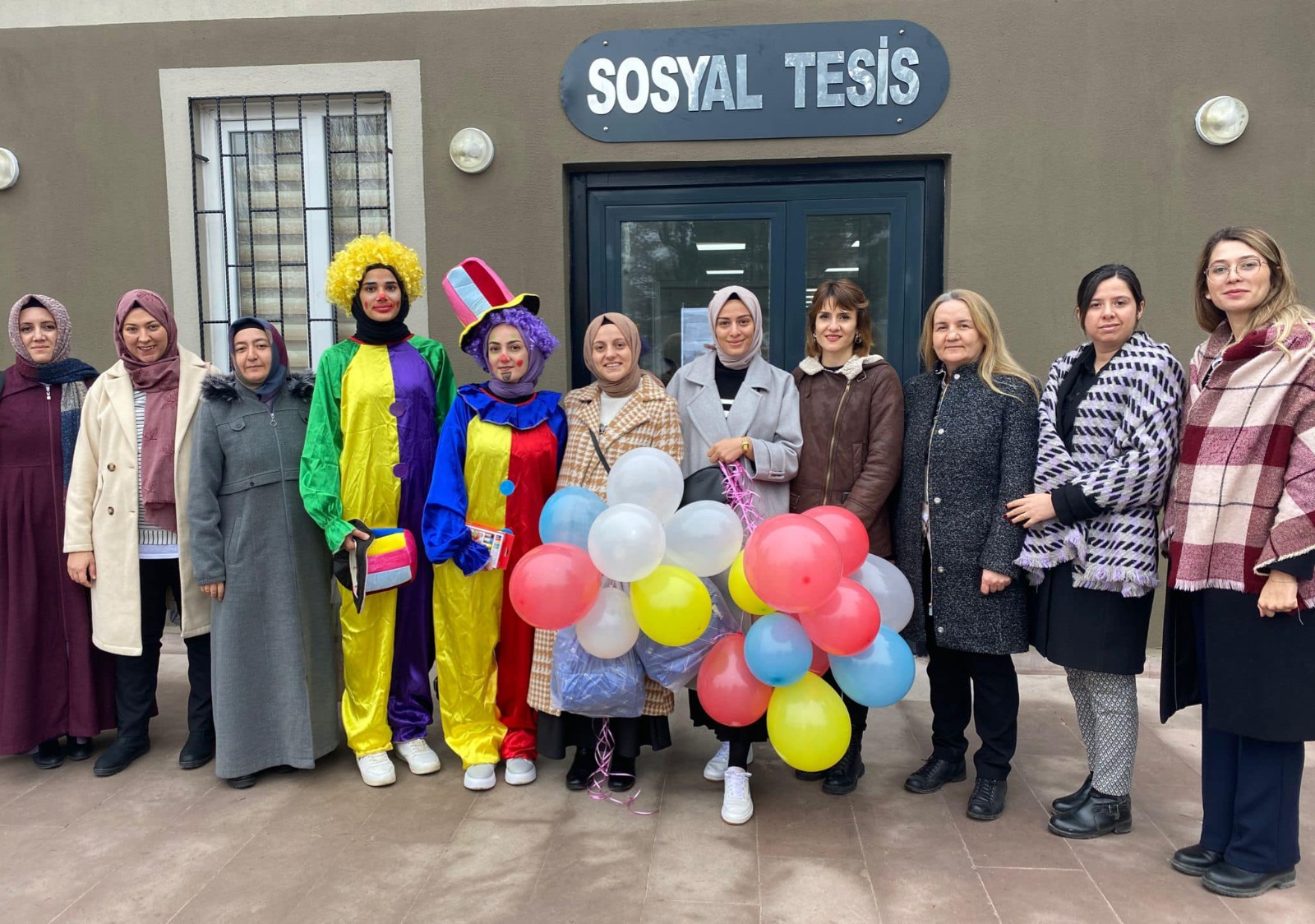 AFYONKARAHİSAR'DA MAHKUM KADINLAR VE ÇOCUKLAR İÇİN EĞLENCELİ ETKİNLİKLER