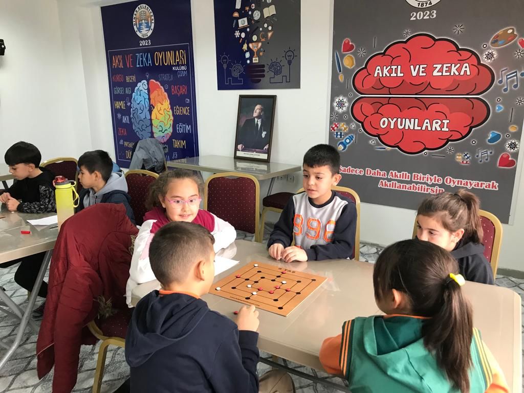 DİNAR'DA AKIL ZEKA OYUNLARI EĞİTİMİNE YOĞUN İLGİ
