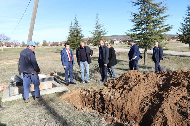 İhsaniye Kaymakamı Bildirici köy ziyaretlerini sürdürüyor.
