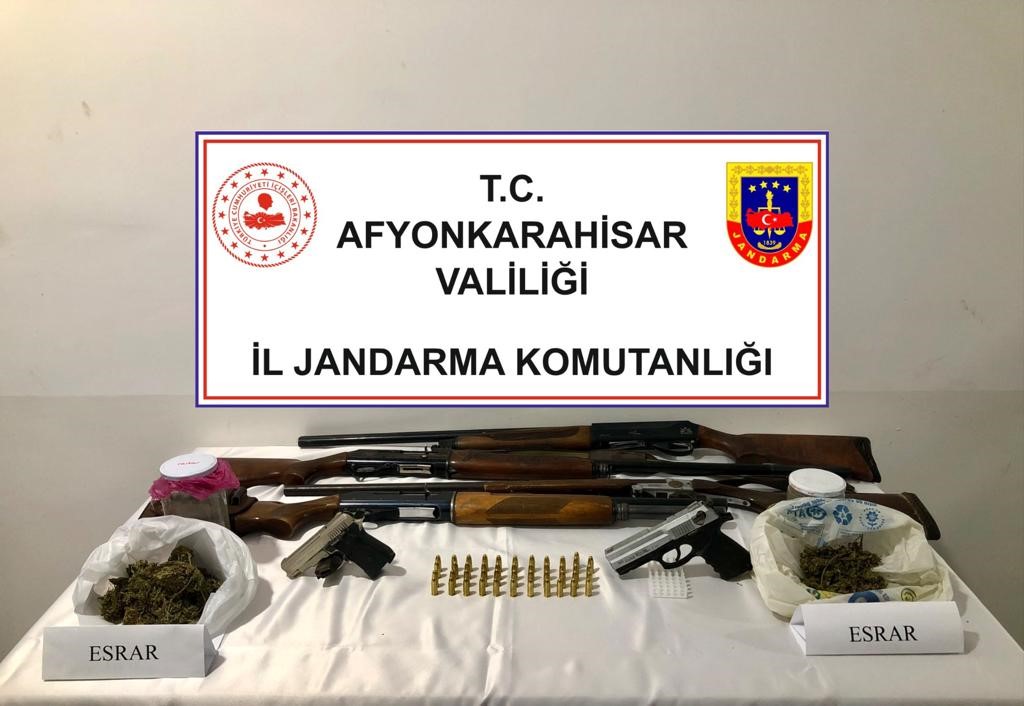 SANDIKLI VE SULTANDAĞI'NDA ÖRGÜT ÜYELERİ YAKALANDI