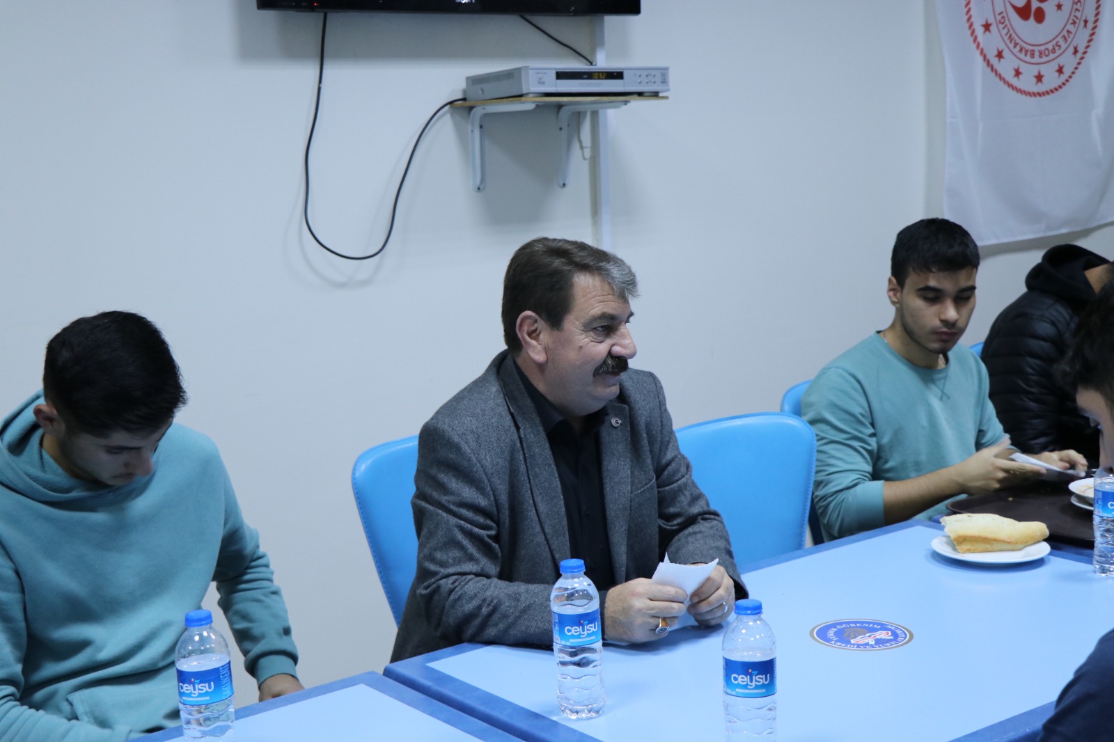 Başkan Sarı öğrencilerle bir araya geldi