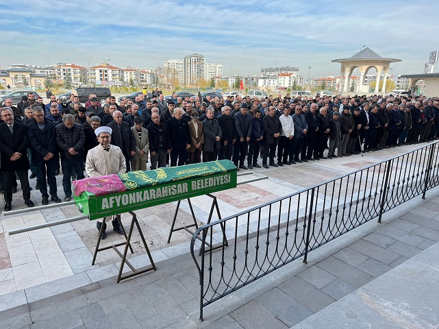 AK Partili Arslan Nakilcioğlu'nun Cenazesine Katıldı.