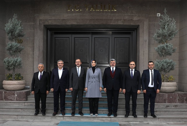 Eski Bakan Kasapoğlu Vali Yiğitbaşı'yı Makamda Ziyaret Etti