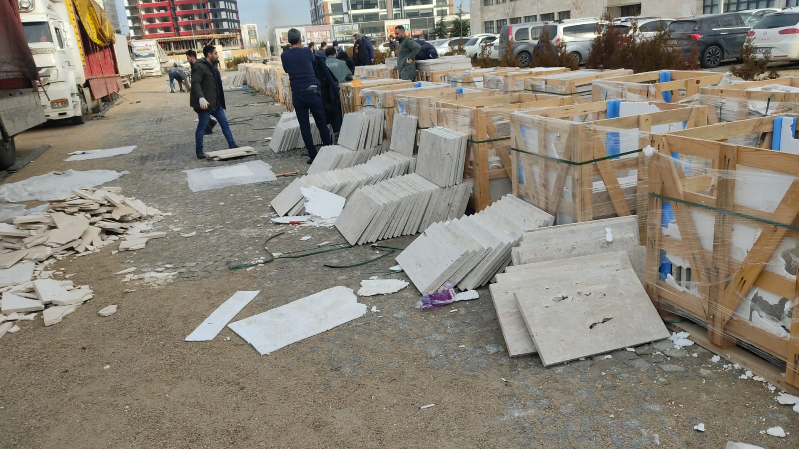 MERMER YÜKLÜ TIR'DAN UYUŞTURUCU ÇIKTI
